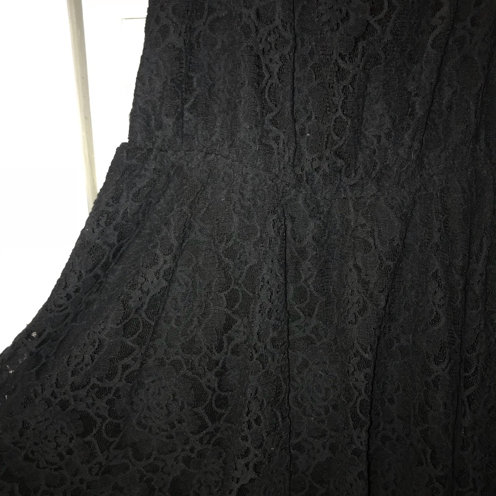 Lace Dress - Picture 3 of 5